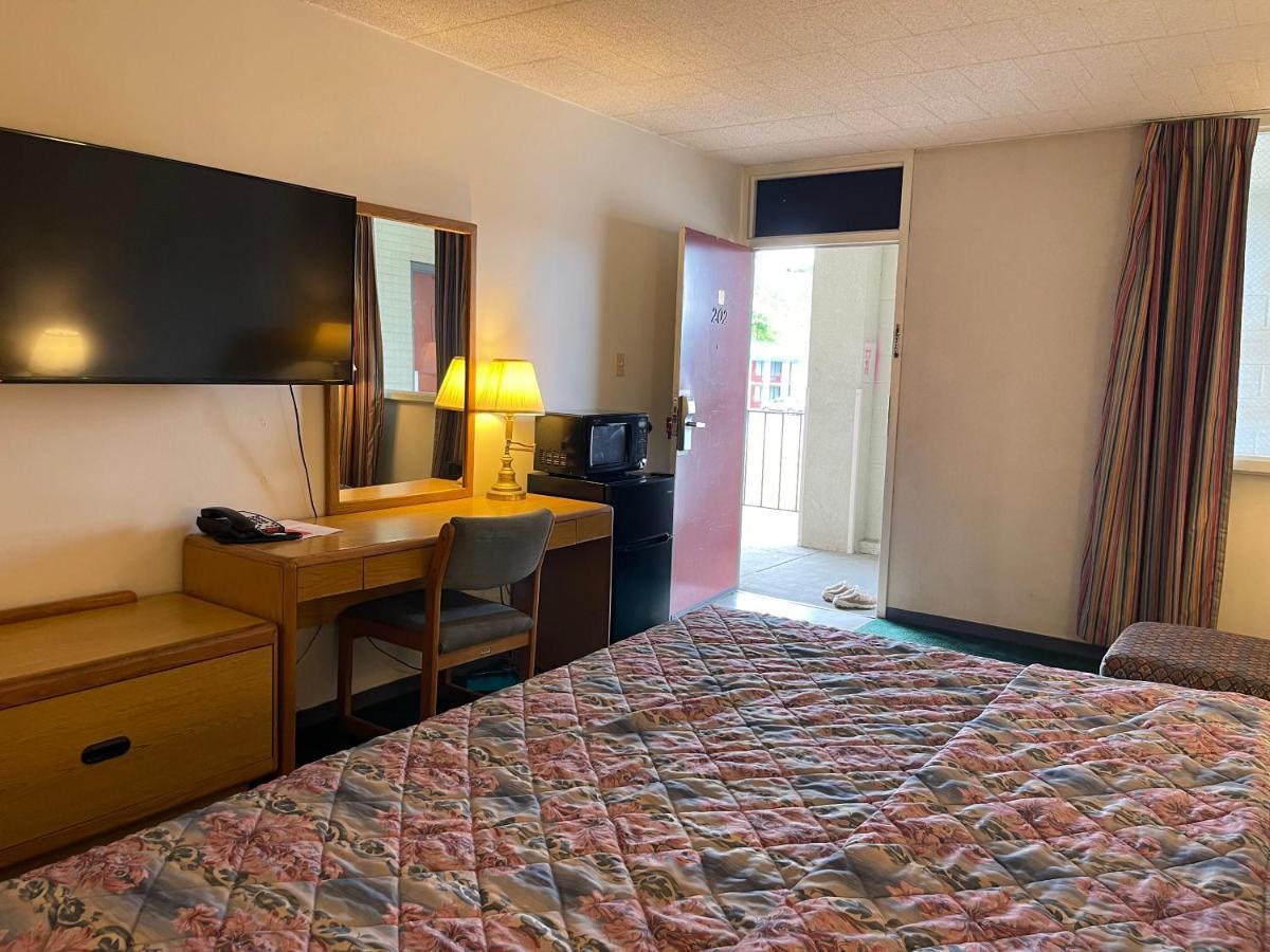 Horseshoe Curve Lodge Алтуна Экстерьер фото